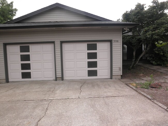Photo - 3598 Aster St NW