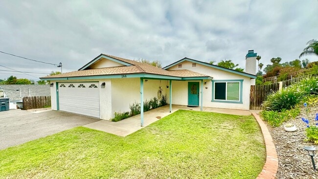 Sweet Single-Story with Large Driveway & S... - Sweet Single-Story with Large Driveway & S... House