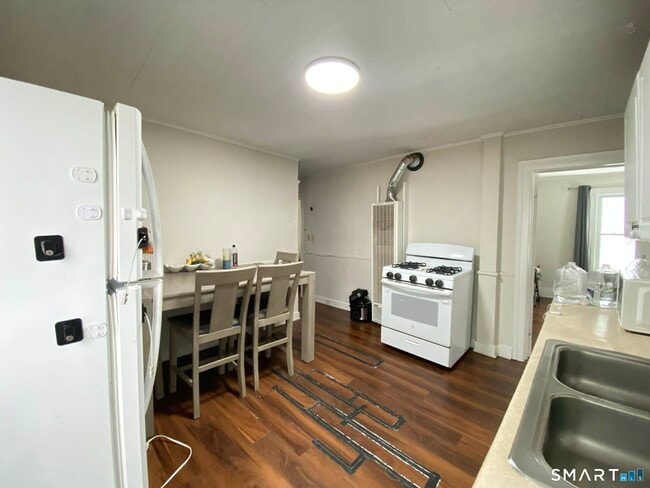 Photo - 70 Woodbine St Unit 2