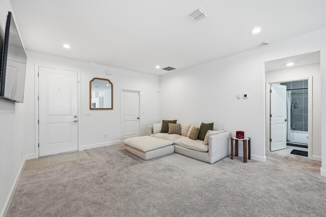 Photo - 8452 Dorsey St