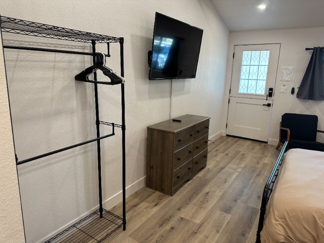 Photo - 858 E White Mountain Blvd Unidad 8