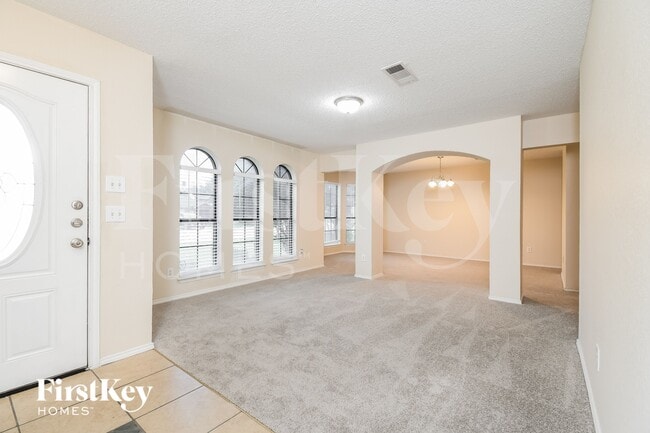 Photo - 905 Shady Brook Ln