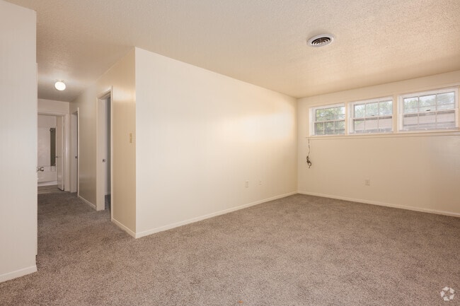 2BR, 1BA - 1,003SF - Living Room