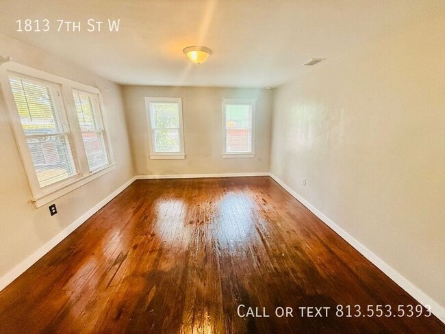 Photo - 1813 7th St W