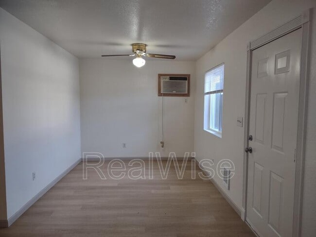 Photo - 120 Sunny Ln