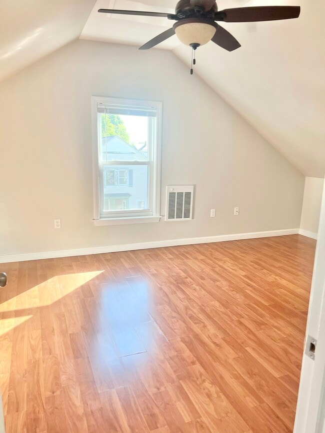35 Edgewood St Unit 3 - Edgewood