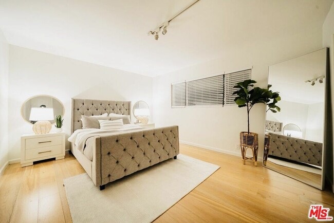 Photo - 645 Westmount Dr