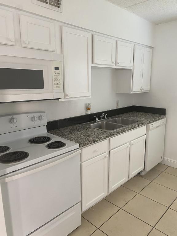 Photo - 730 Michigan Ct