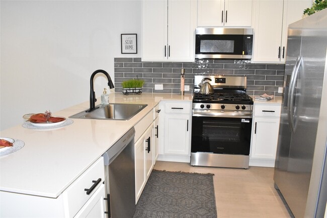 Photo - 482 Southern Magnolia Wy