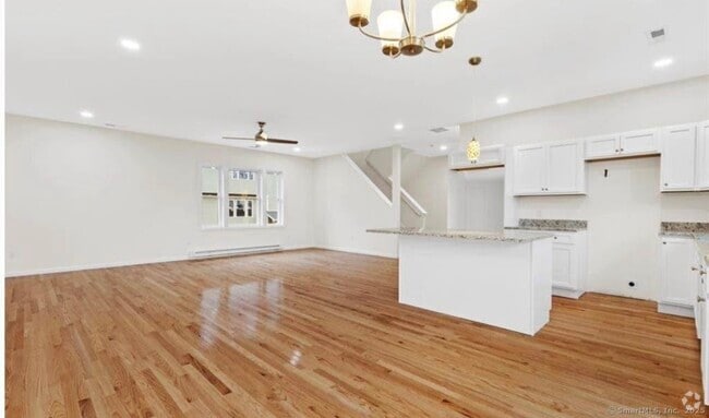 Building Photo - 455R Sherman Ave Unit 21 Rental