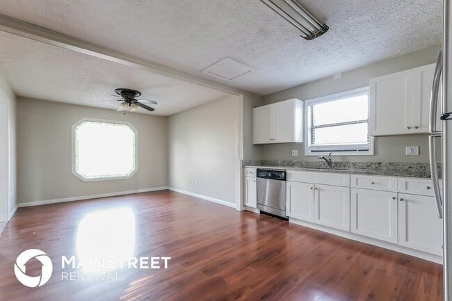 Photo - 1141 Reading Dr NW