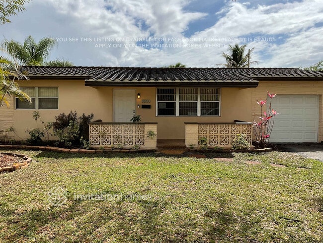 Building Photo - 8954 SW 52nd Pl