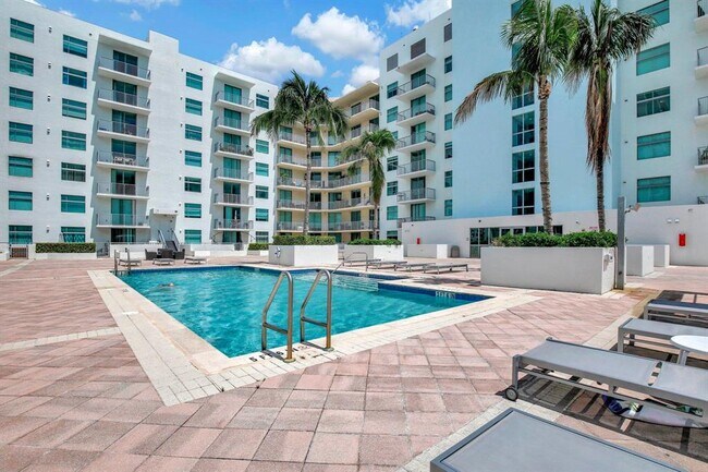 Photo - 140 S Dixie Hwy Condo