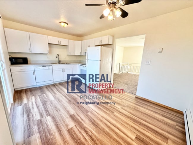 Photo - Updated 3 Bedroom 2 bath Townhome