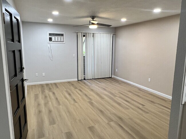$2,300 - 2 Bed / 1 Bath Condo in El Cajon