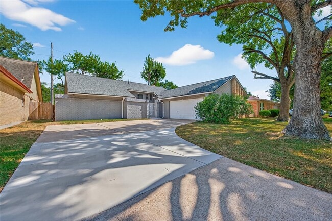 Photo - 5054 Pine Cliff Dr