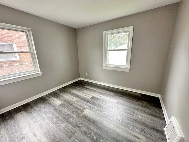 Photo - 1581 Kenilworth Dr