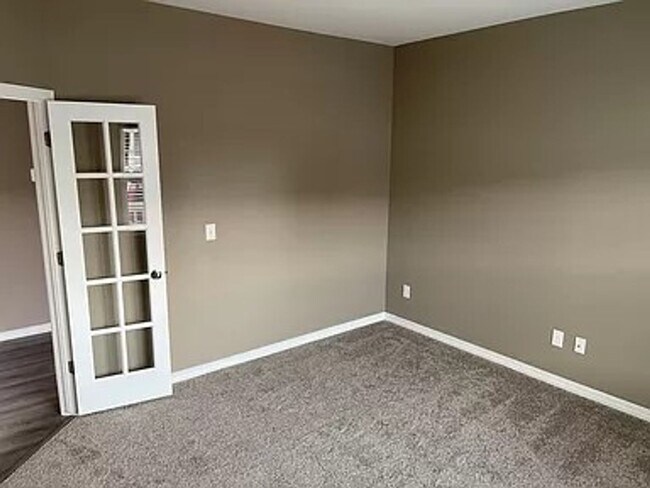 Photo - Gorgeous 4-Bed Home in Enclaves at Mountain Vista (D49)