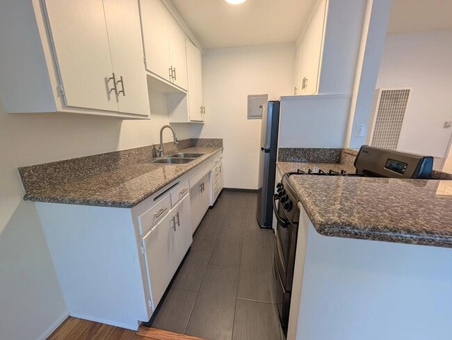 1328 Gordon St Unit 7