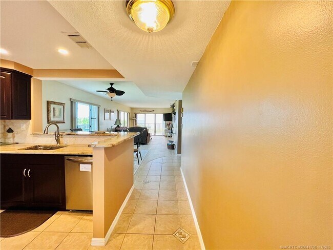 9400 S Ocean Dr Unit 201B