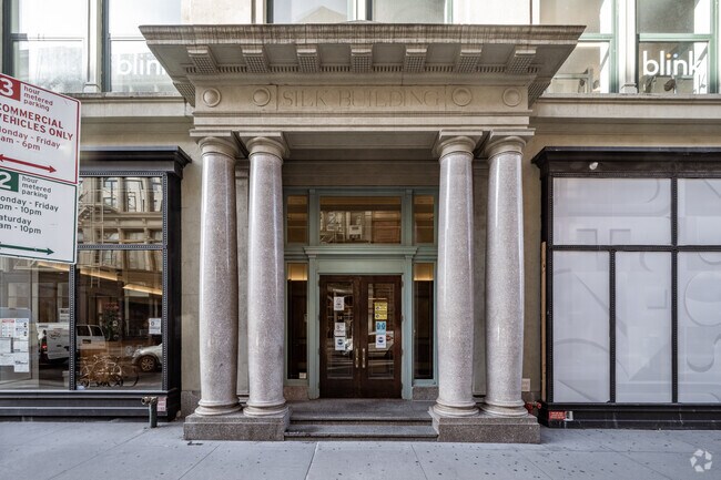 Entrance - 7 E 13th St