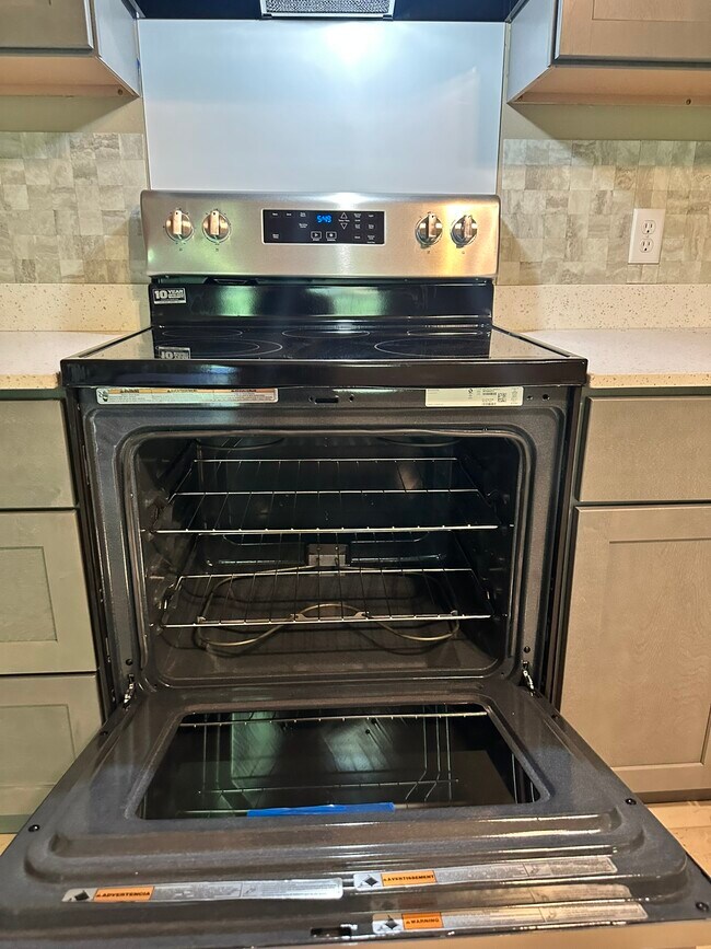 Photo - 8020 Zane Ave N