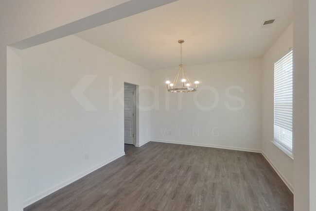 Photo - 106 Old Stone Crossing