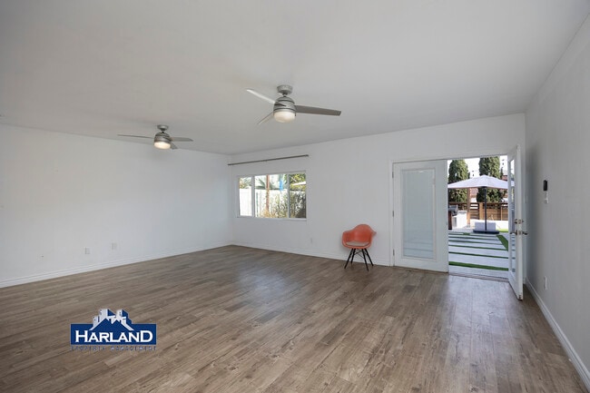 Photo - 4494 Benhurst Ave