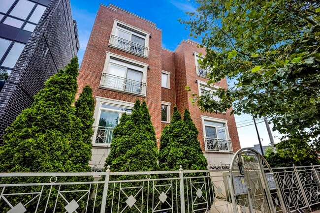 Building Photo - 1615 N Campbell Ave Unit 1S