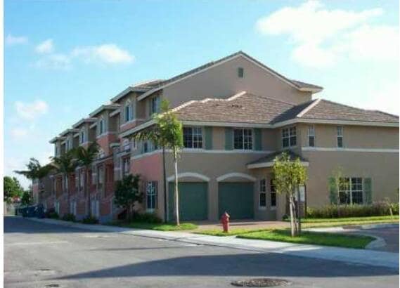 Photo - 1918 NE 5th Ave Townhome