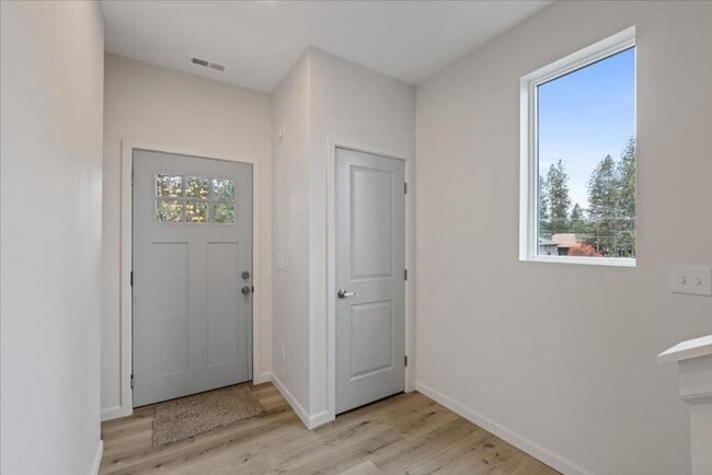 Photo - Modern Comfort Meets Urban Convenience – Brand New 3-Bedroom Townhome in Lower South Hill