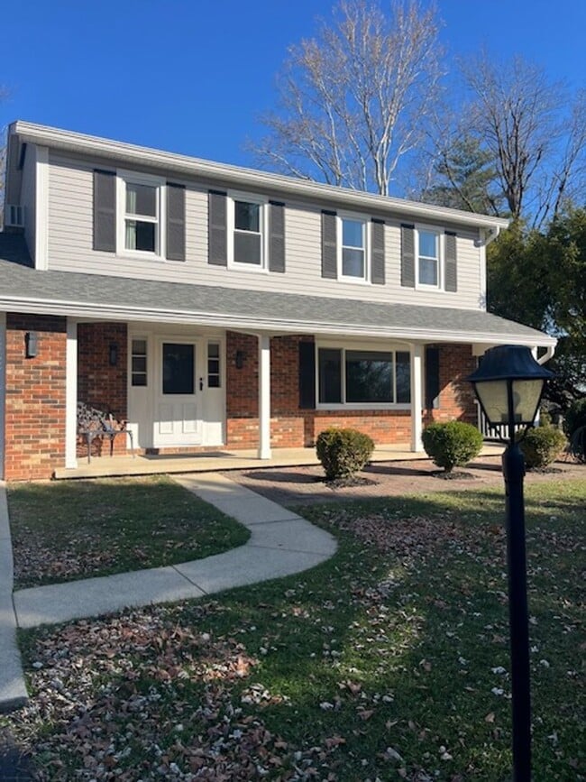 Photo - Spacious, Fully Updated Home with Walkout Basement on a Mature Lot