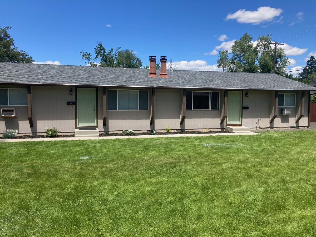 Owyhee St - Owyhee St House