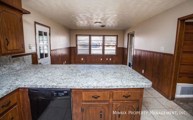 Photo - 4905 10th St