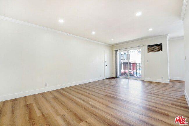 Photo - 8208 Romaine St Unit 1