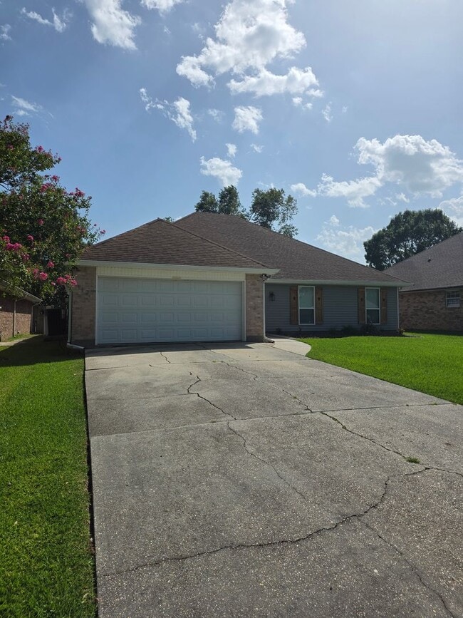 117 Moonraker Dr
