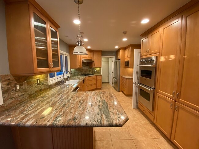 10408 Summer Holly Cir