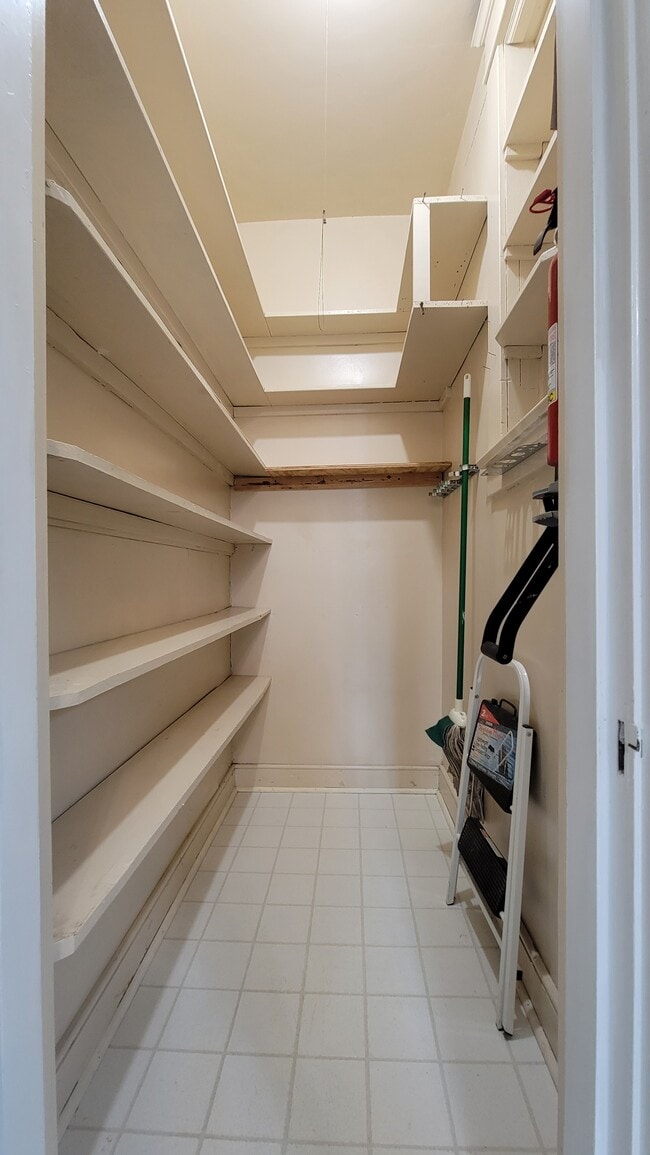 Despensa - 3812 Taylorsville Rd