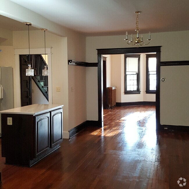 Building Photo - 4207 7th St NW Unit UPPER LEVEL Rental