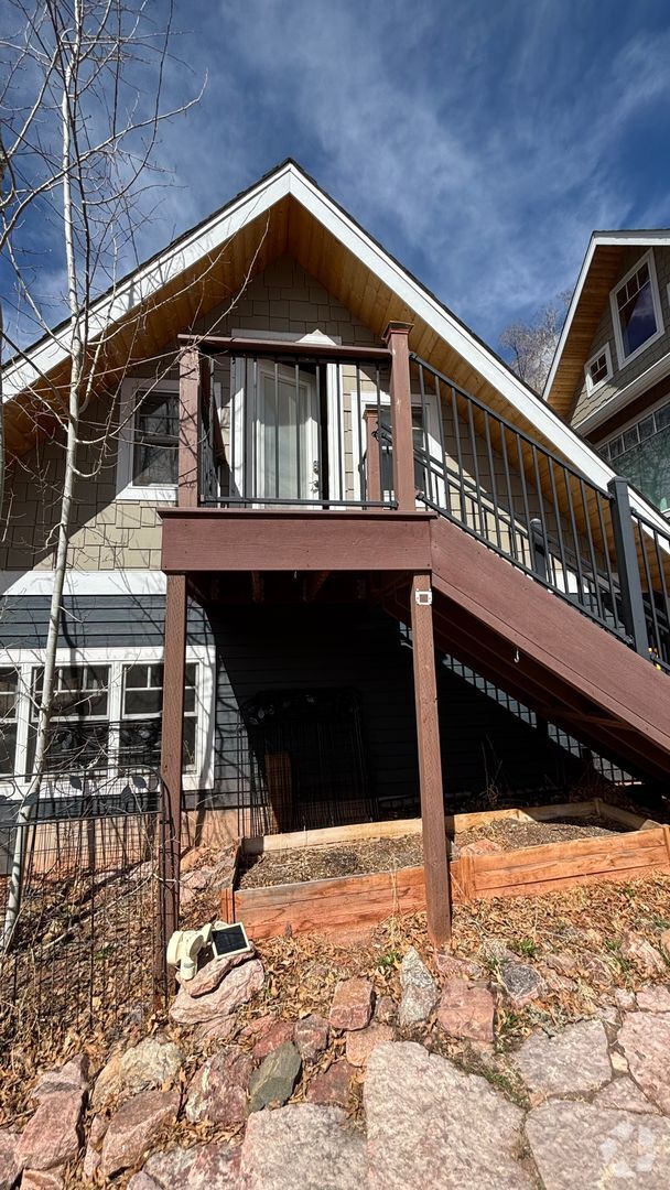 Building Photo - Adorable Garage Studio in beautiful Manito... Rental