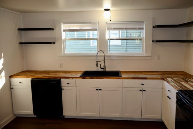 Photo - 354 Charles St