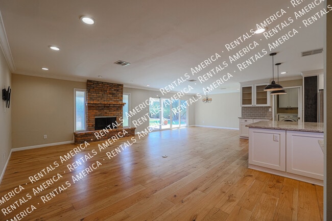 Photo - 8613 E Clarendon Ave