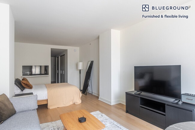 Photo - 450 W 17th St Unit FL7-ID2046