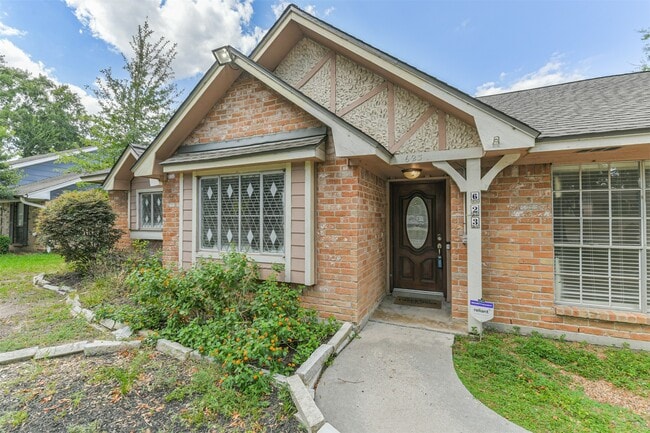 Building Photo - 623 E Cypresswood Dr