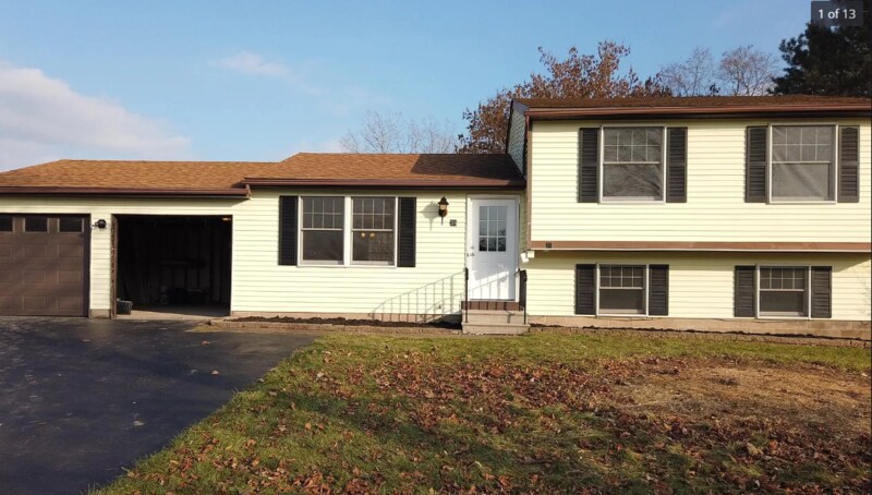 Photo - 38 Loyalist Ave