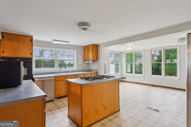 Photo - 3024 Bob Cox Rd