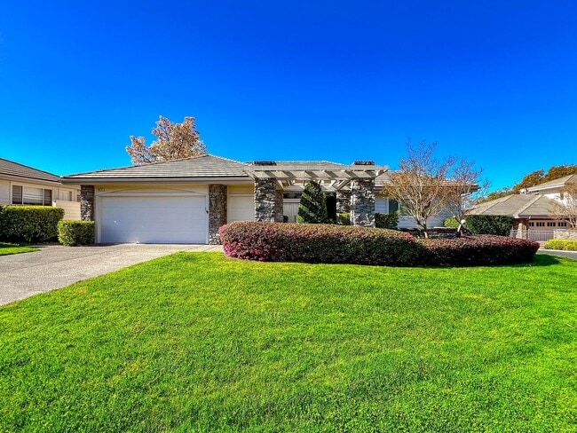 Building Photo - Luxury Living in one of Napa Valley's Most Prestigious Gated Commmunities