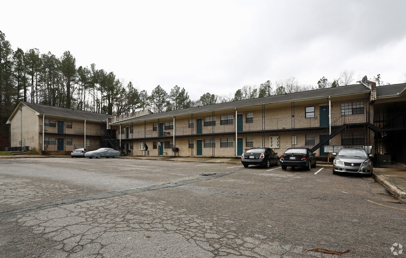 Lakewood Apartments - Lakewood Apartments