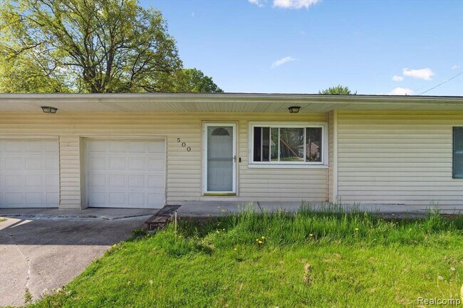 Photo - 500 Trombley Rd