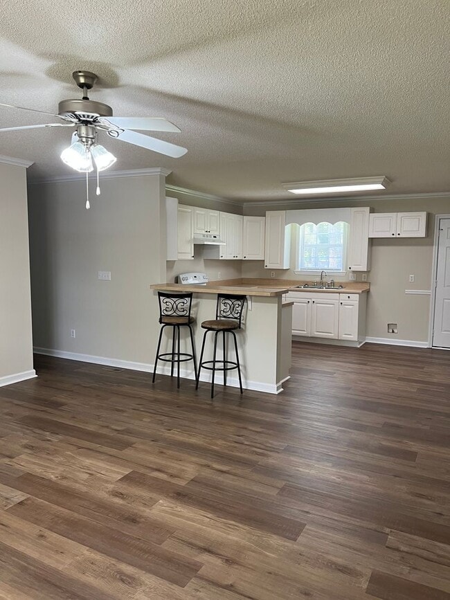 Photo - 3 Bedroom, 2 Bath Home